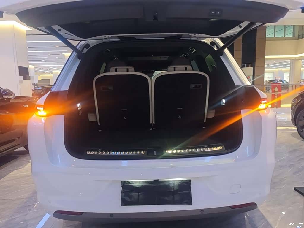Li Auto L8, 2025 19