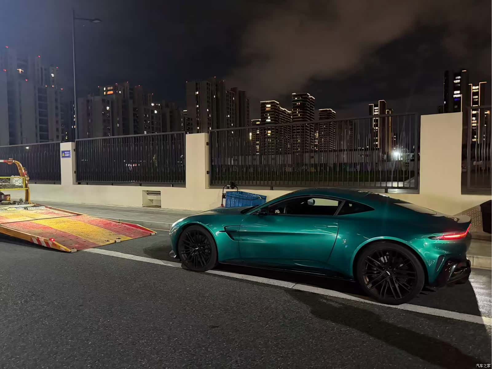 Aston Martin Vantage, 2025 9