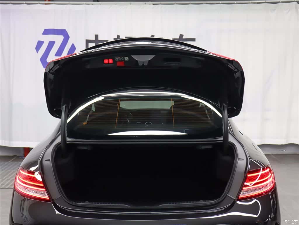 Mercedes-Benz C-Class, 2023 28