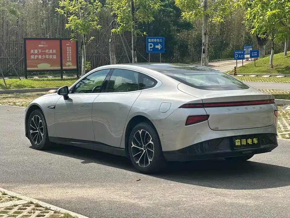 XPENG P7