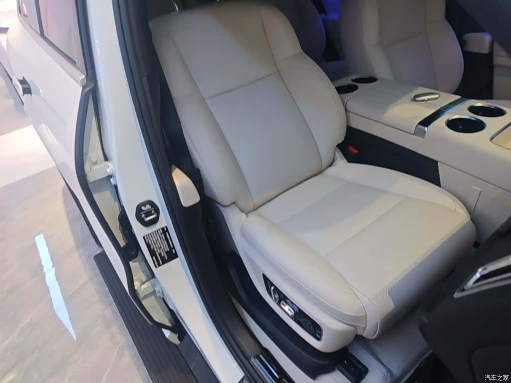 Li Auto L8, 2025 25