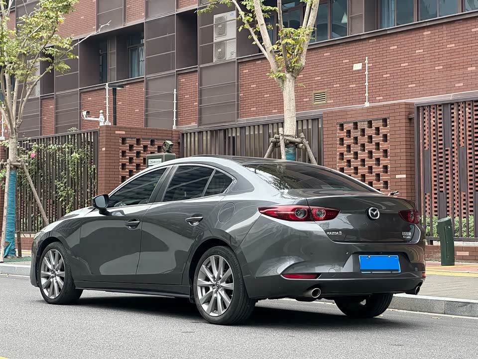 Mazda 3 Angkesaila