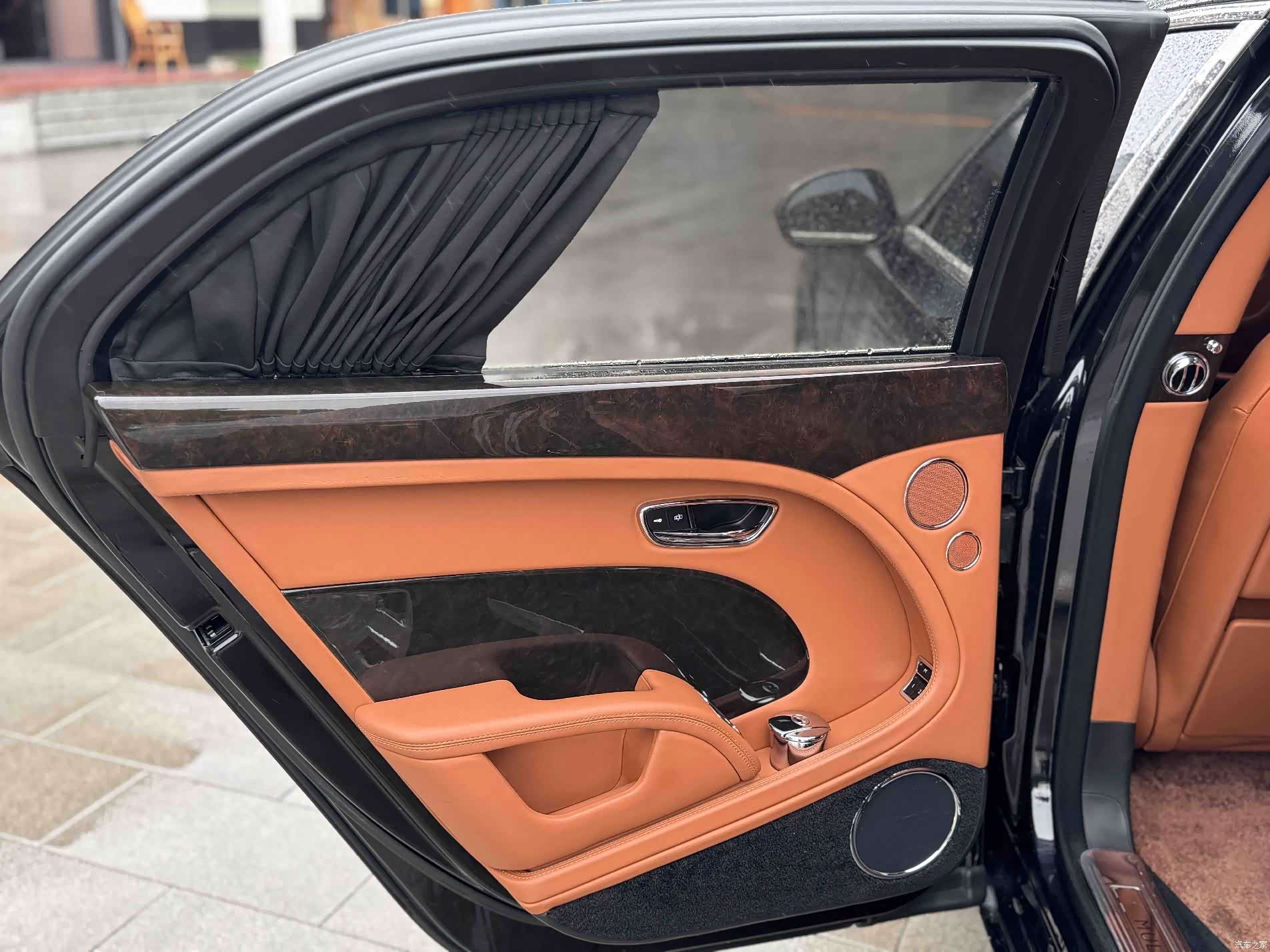 Bentley Mulsanne, 2015 11