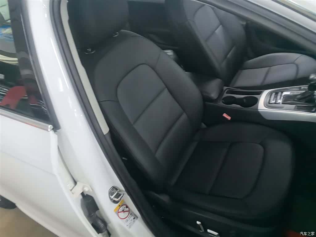 Audi A4L, 2015 25