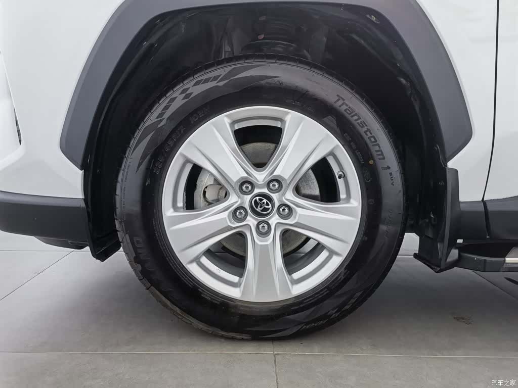 Toyota RAV4, 2021 17