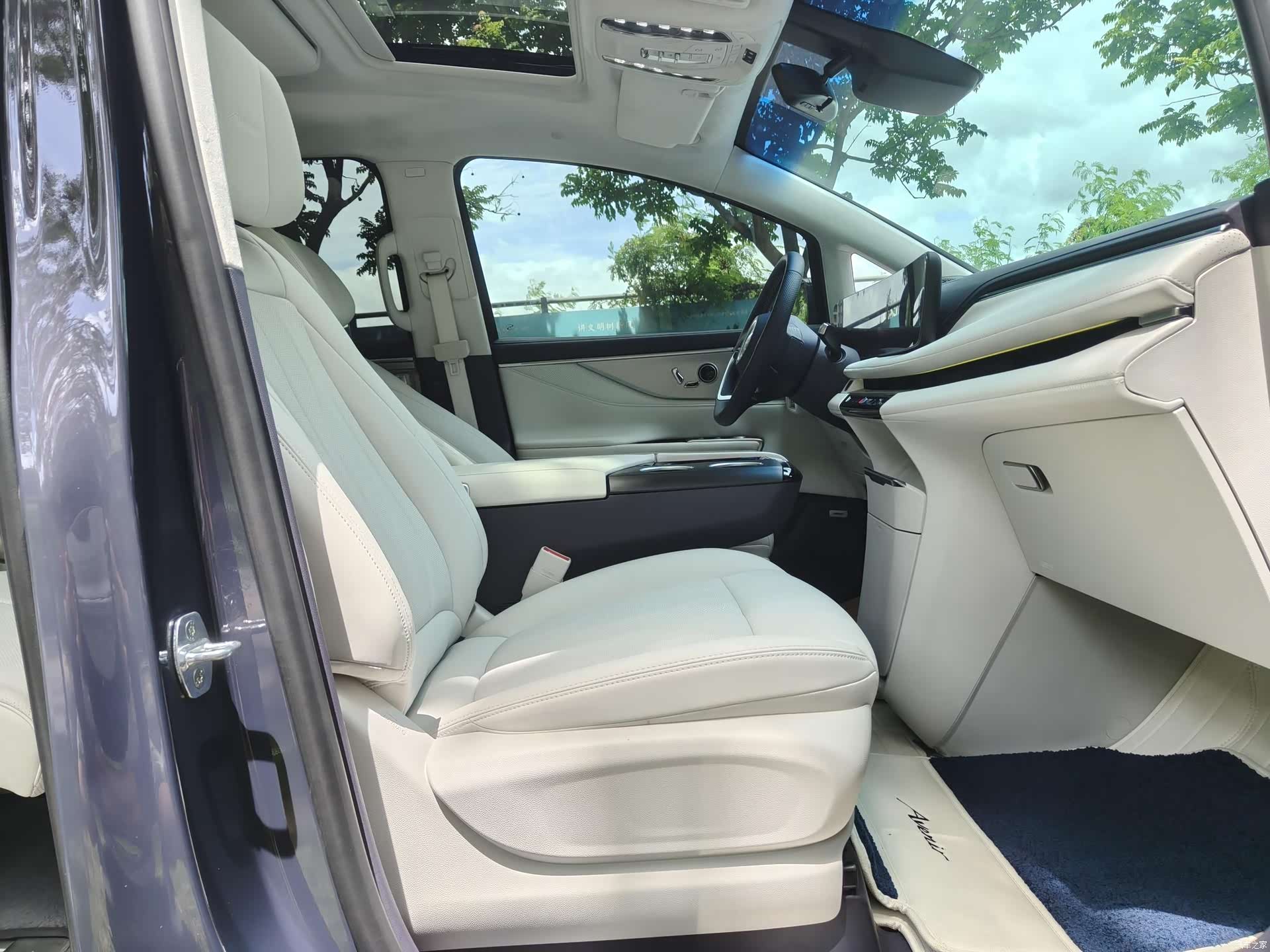 Buick GL8, 2025 9