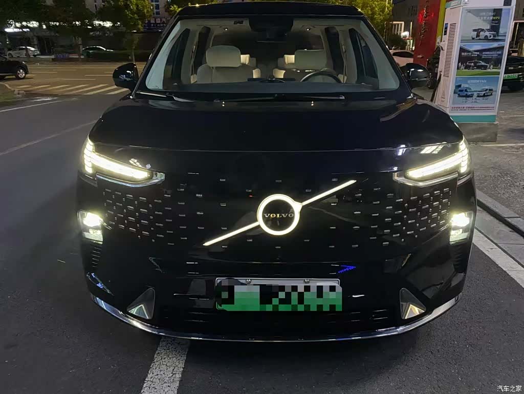 Volvo EM90, 2024 2