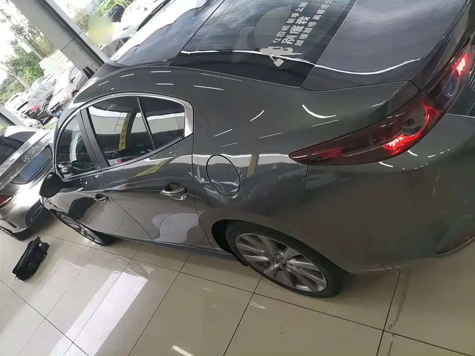 Mazda 3 Angkesaila