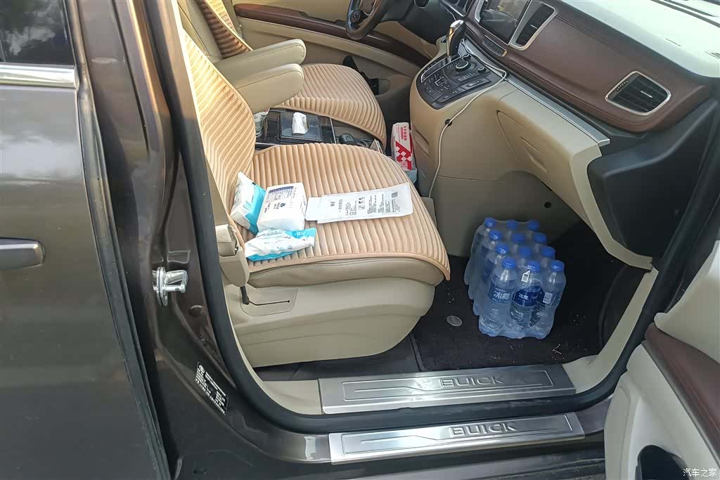Buick GL8, 2016 8