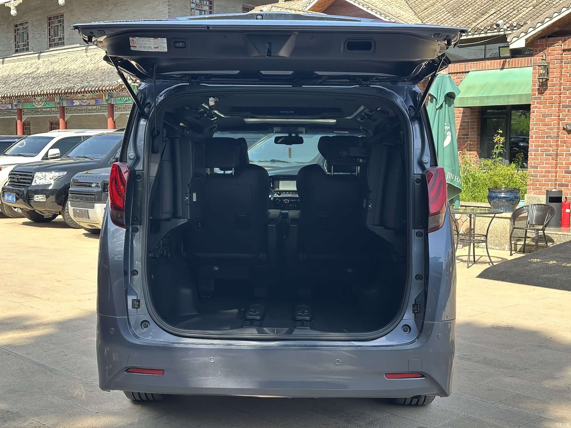 Toyota Alphard, 2017 31
