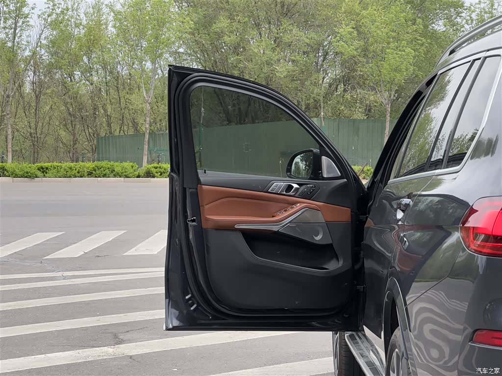 BMW X7, 2021 все фото