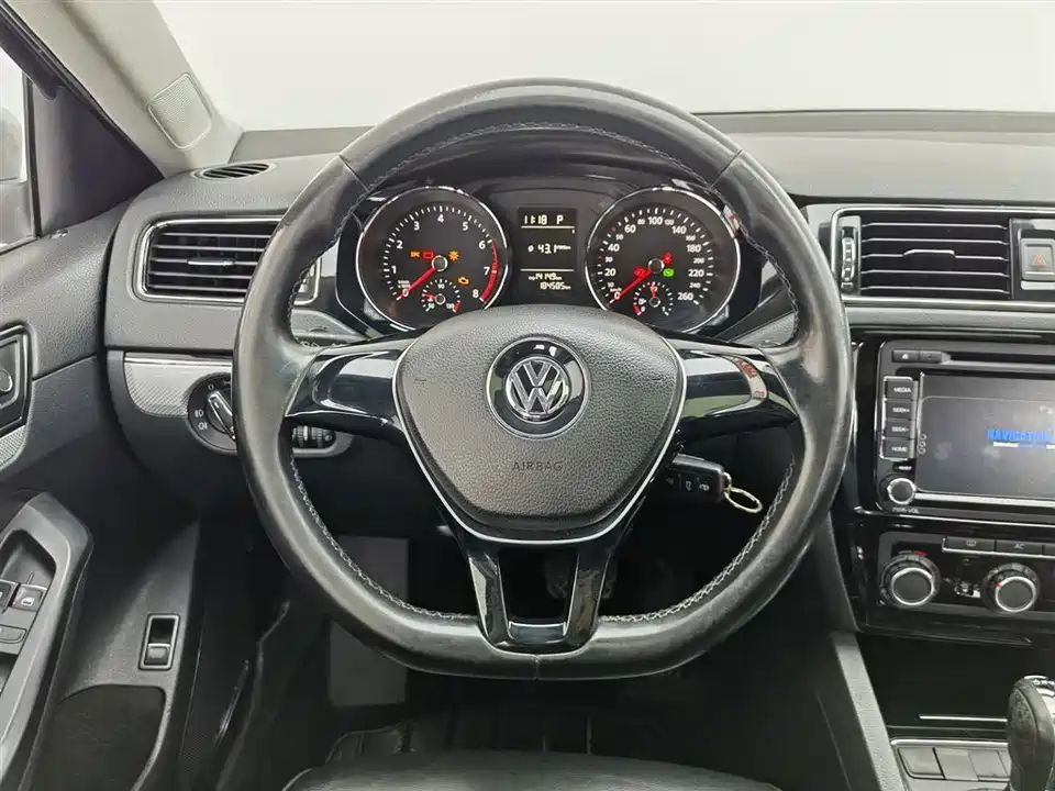 Volkswagen Sagitar