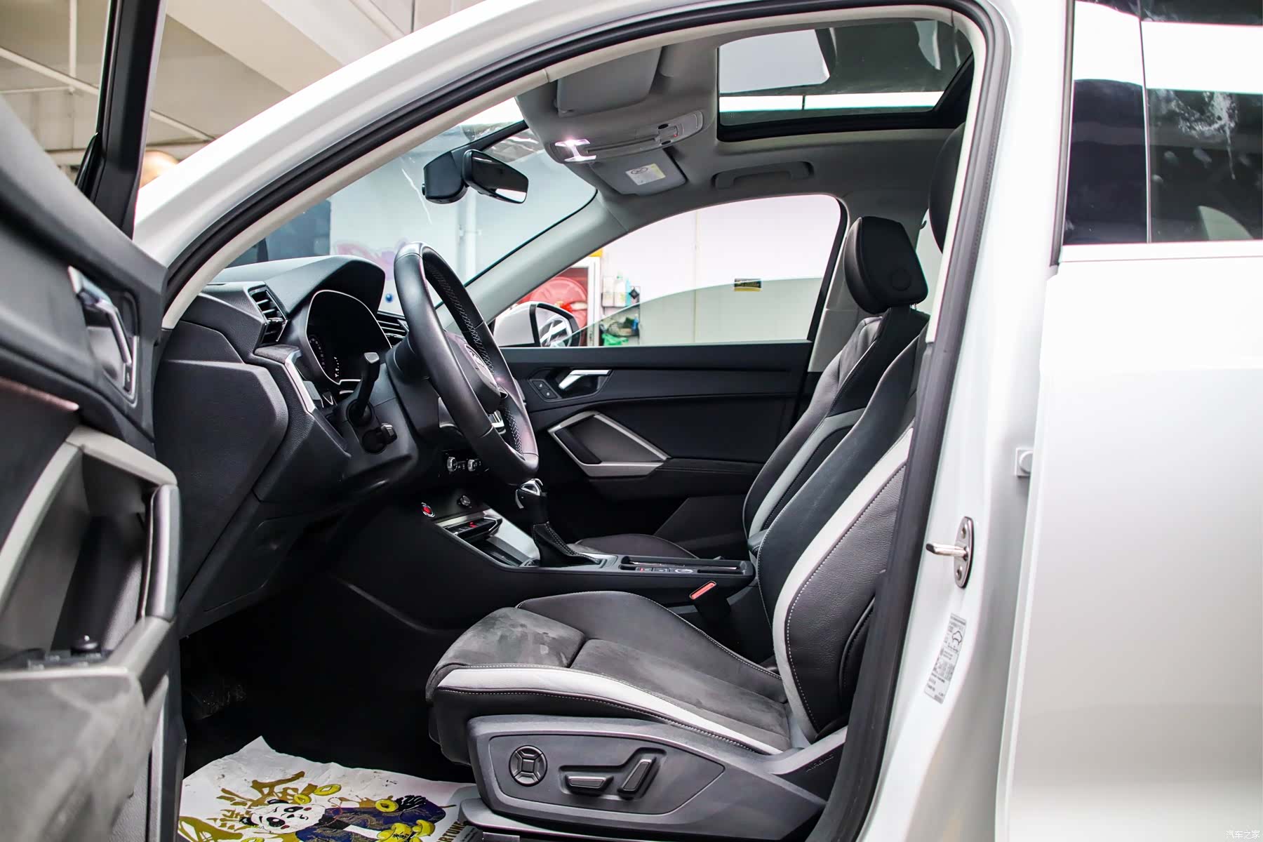 Audi Q3, 2023 13