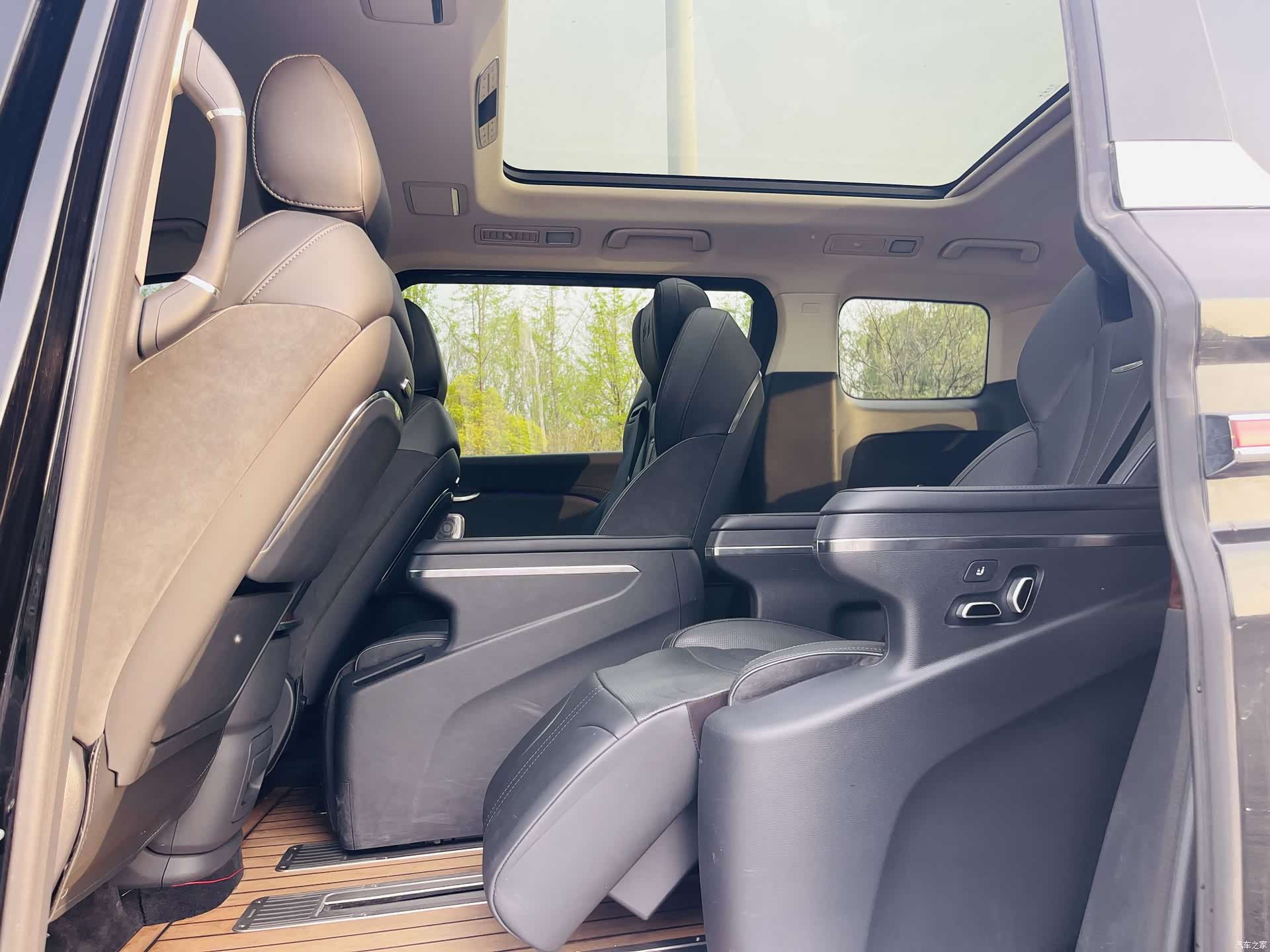 Hongqi HQ9, 2023 28