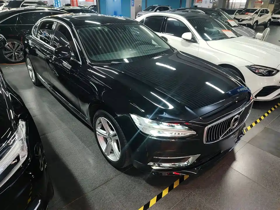 Volvo S90