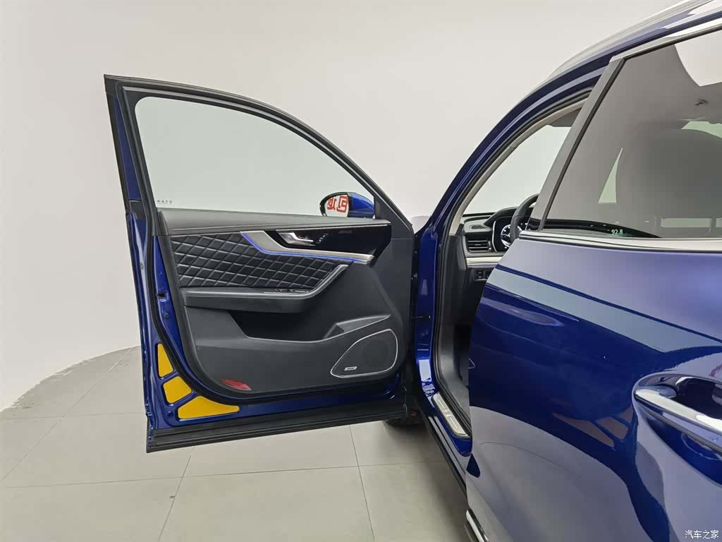 Hongqi HS5, 2019 8