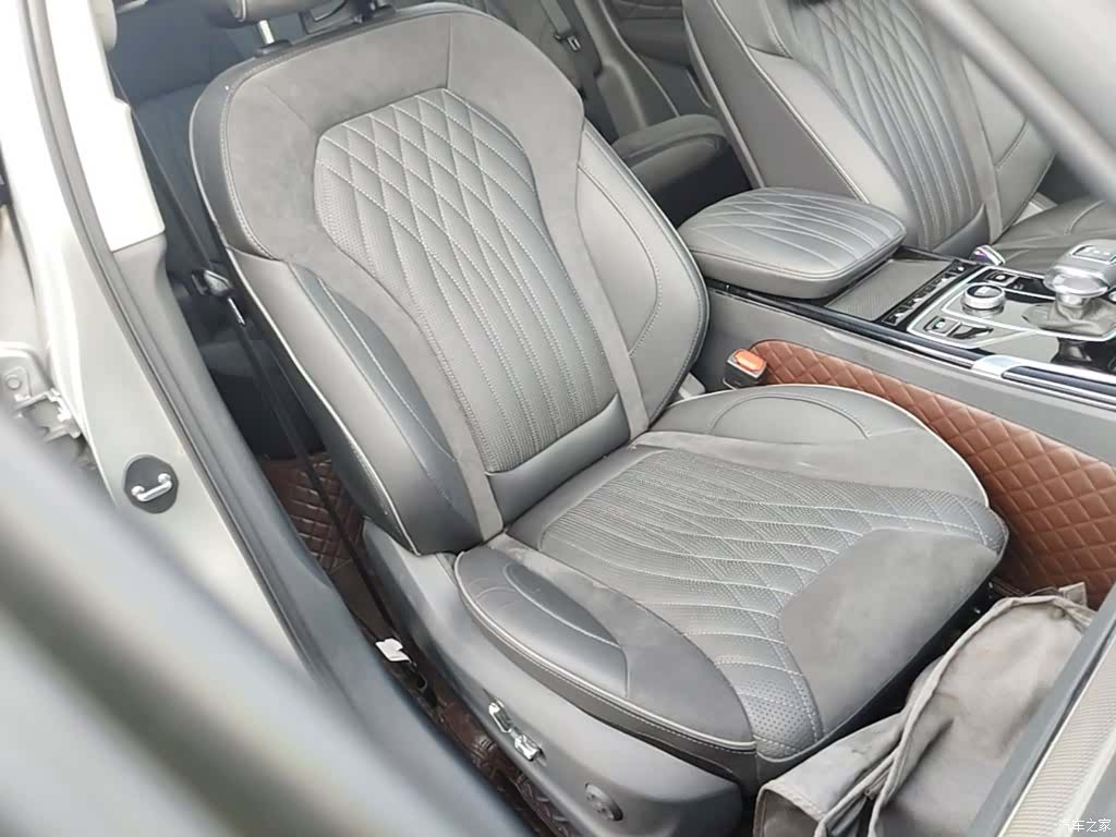 Hongqi HS5, 2023 25