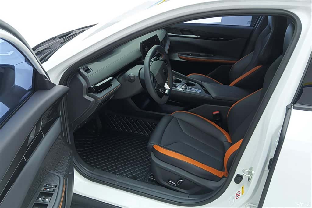 Changan UNI-V, 2024 9