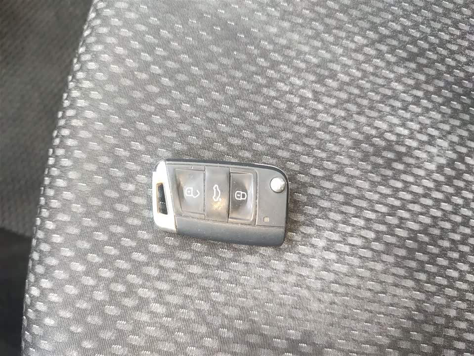 Volkswagen Exploring the shadow