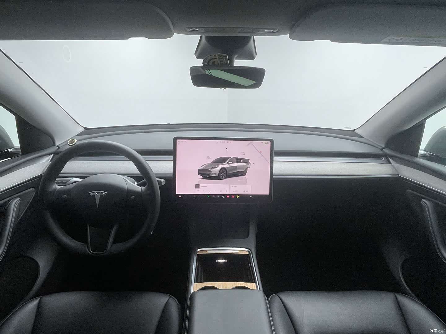 Tesla Model Y, 2024 12