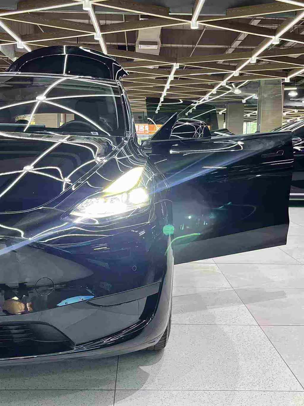 Tesla Model Y, 2022 18