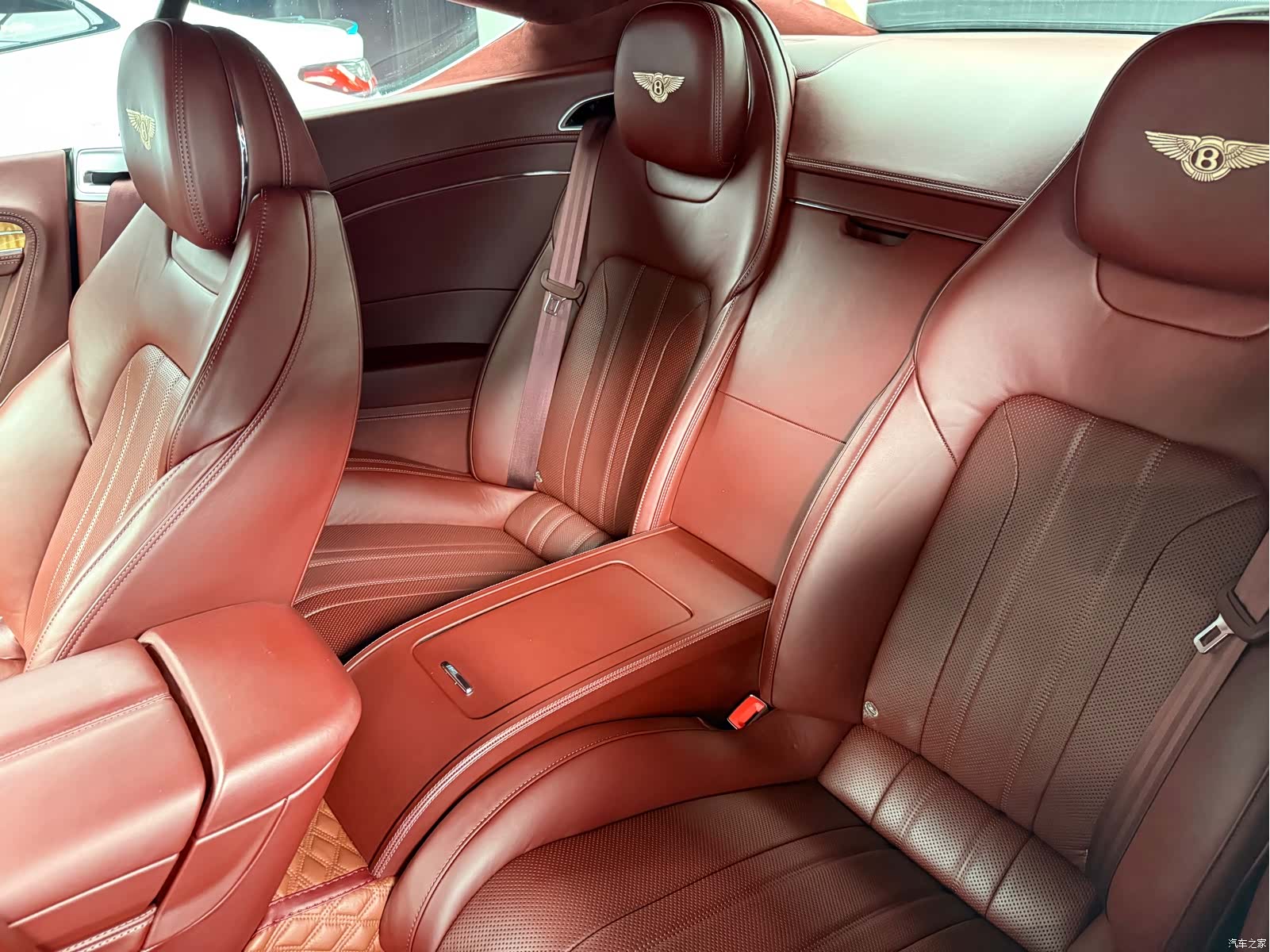 Bentley Continental GT, 2020 8