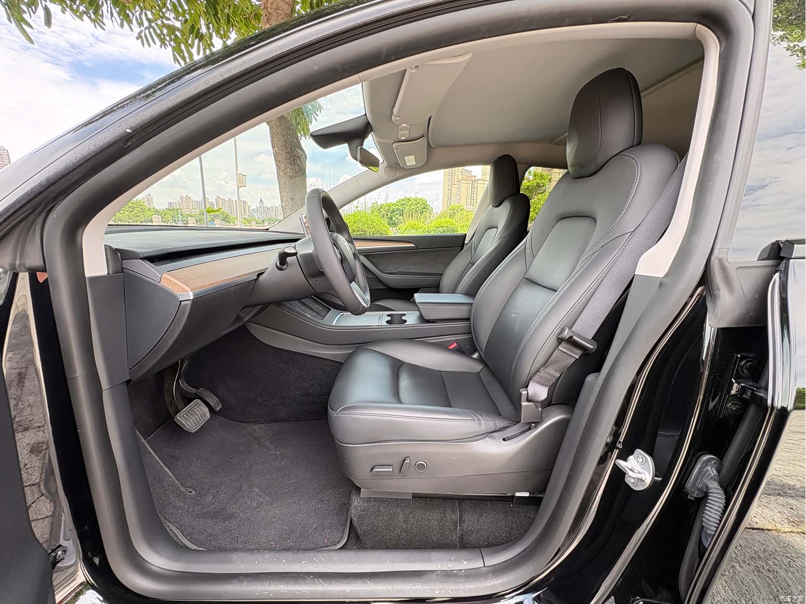 Tesla Model Y, 2021 4