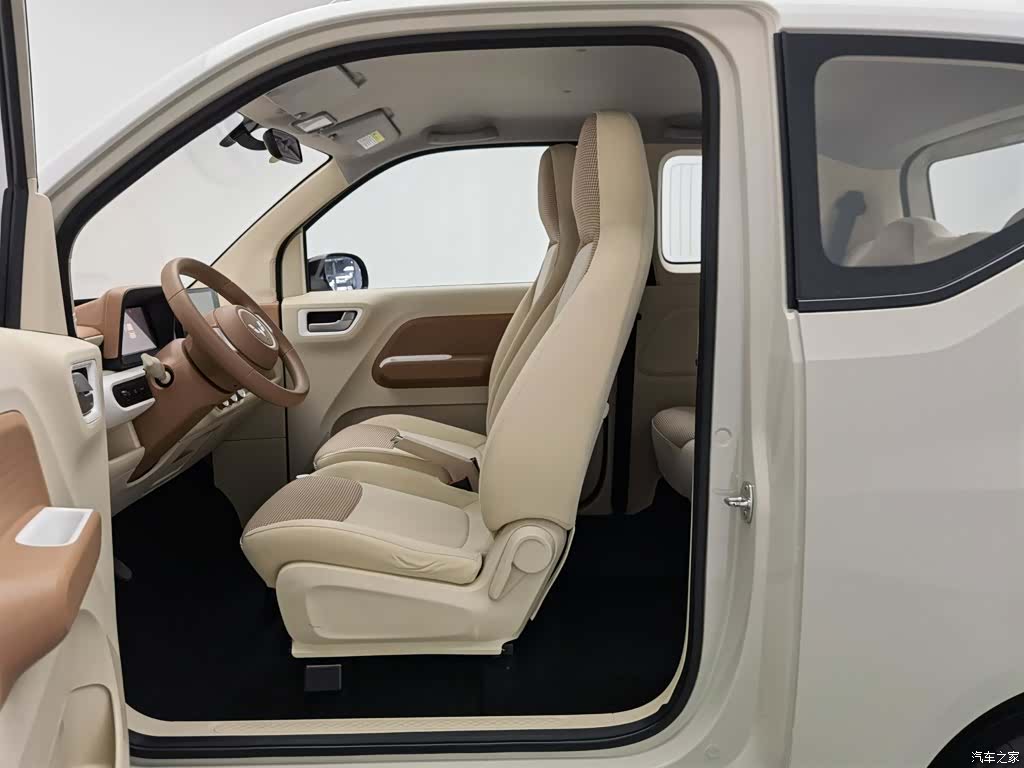 Wuling MINIEV, 2024 10