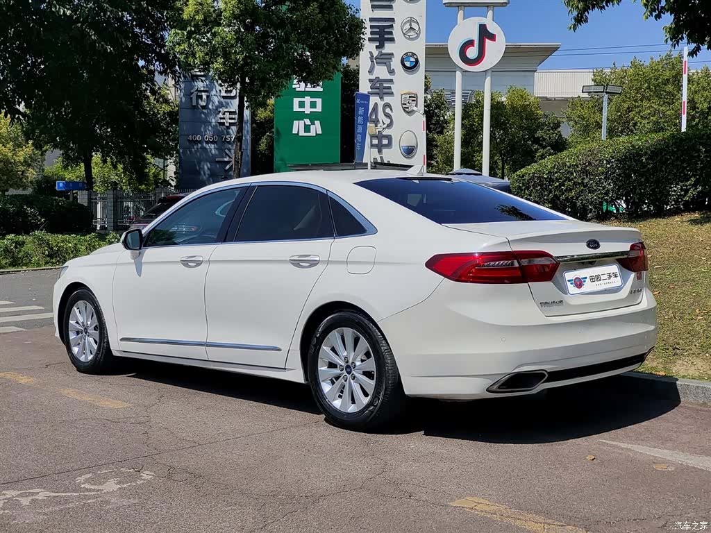 Ford Taurus, 2017 4