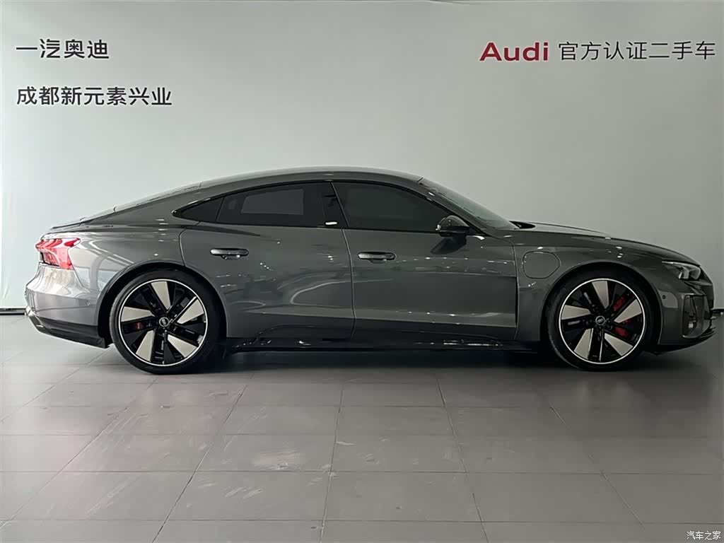 Audi e-tron, 2025 3