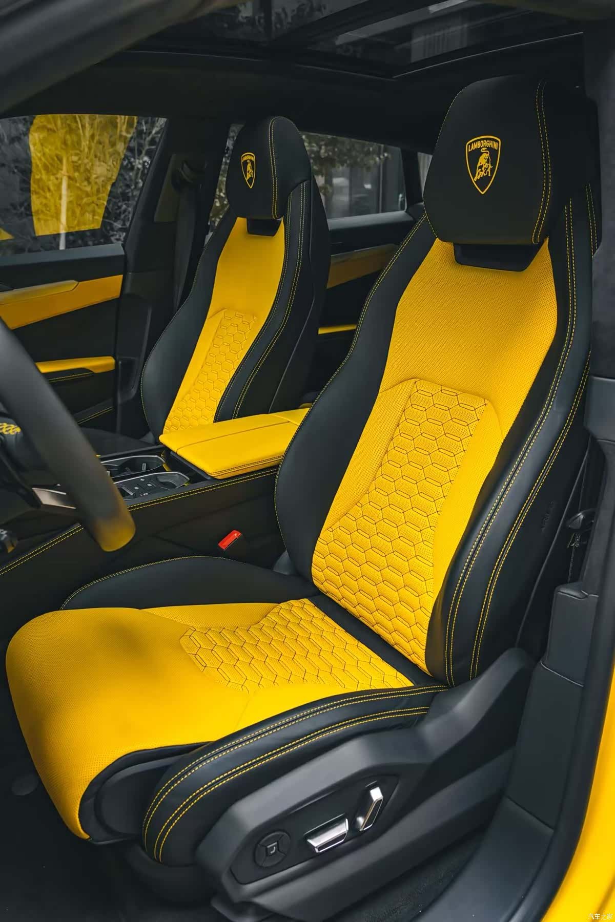 Lamborghini Urus, 2020 4