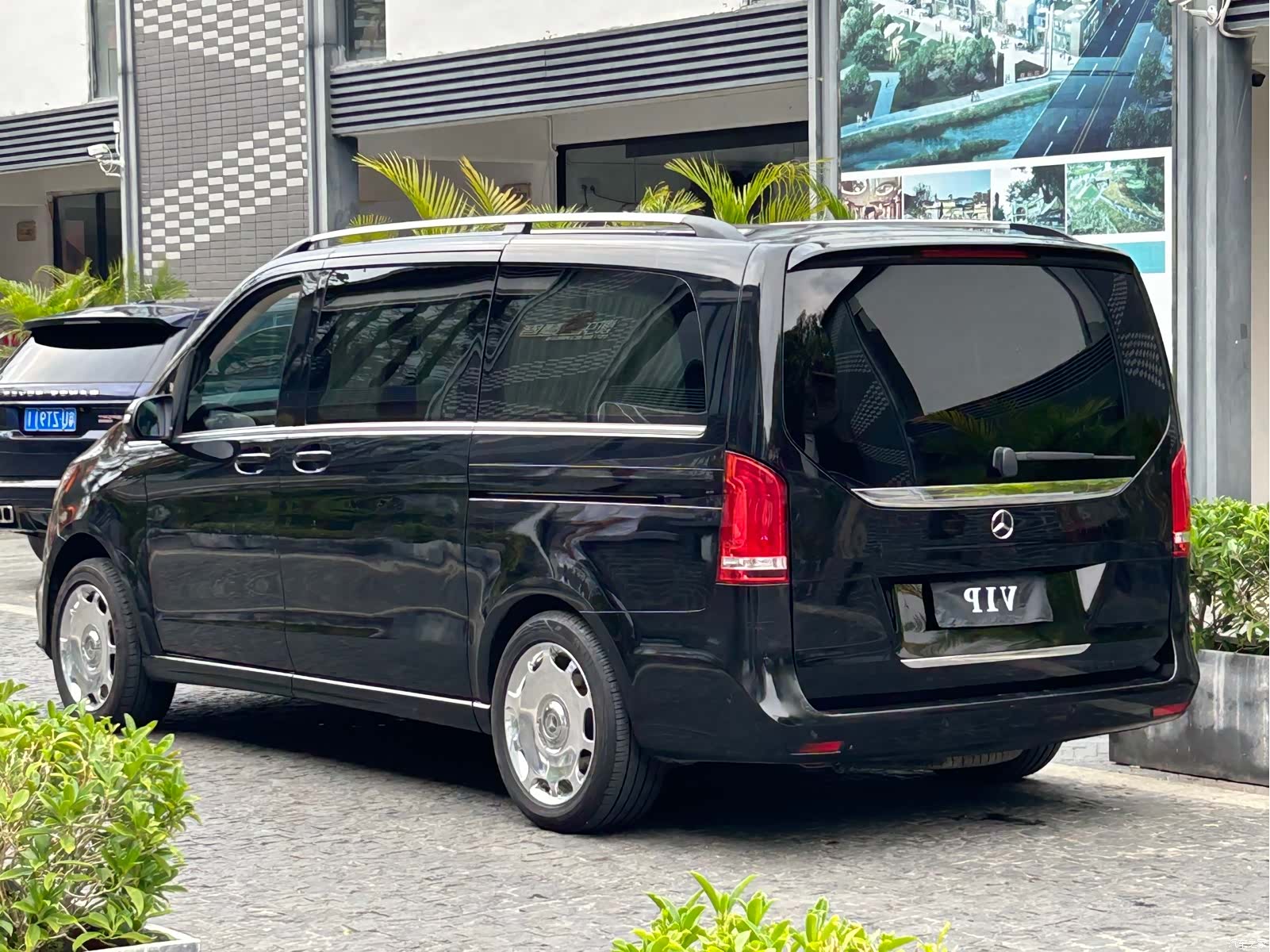 Mercedes-Benz V-Class, 2022 13