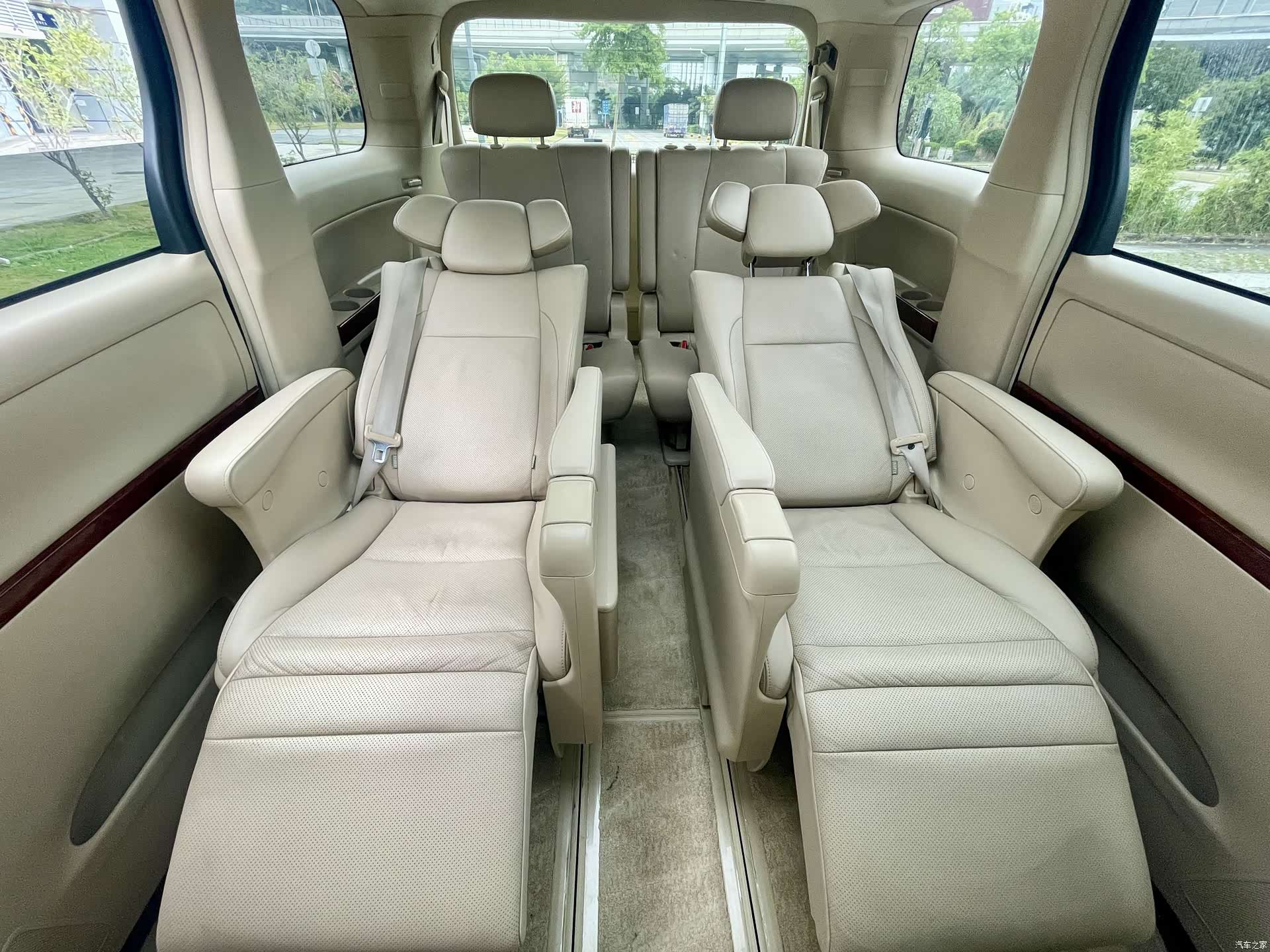 Toyota Alphard, 2011 20