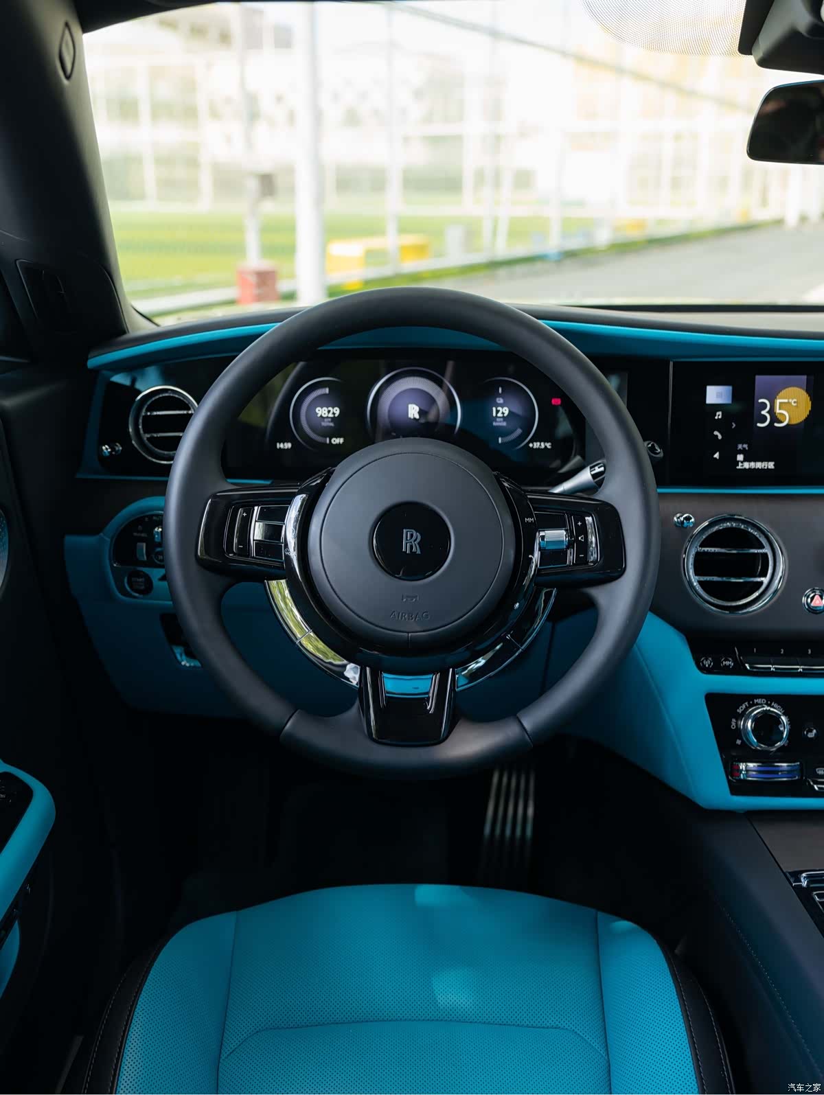 Rolls-Royce Spectre, 2024 12