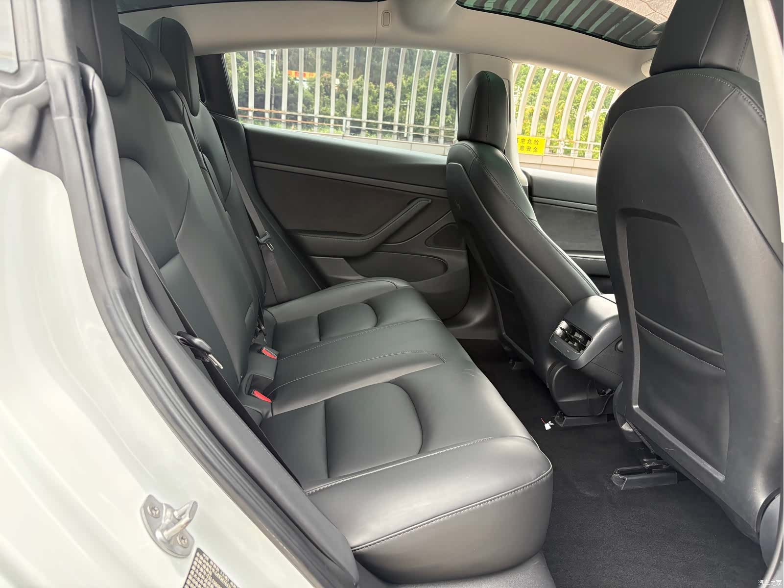 Tesla Model 3, 2020 7