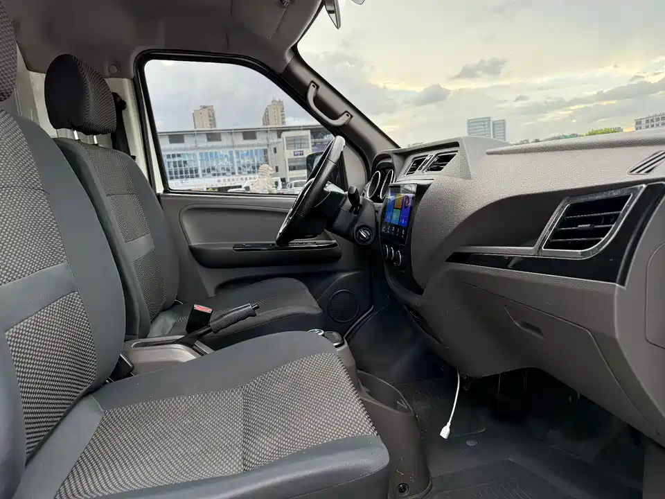 Dongfeng Yufeng Yufeng EM26