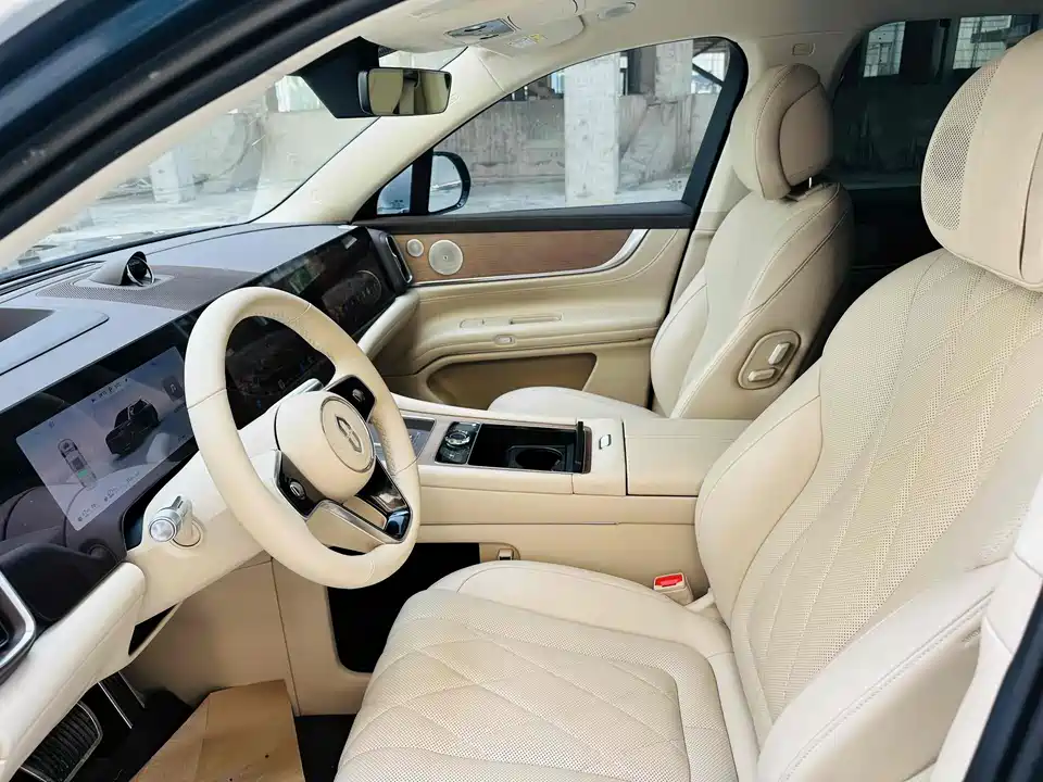 AITO Ask the world M9