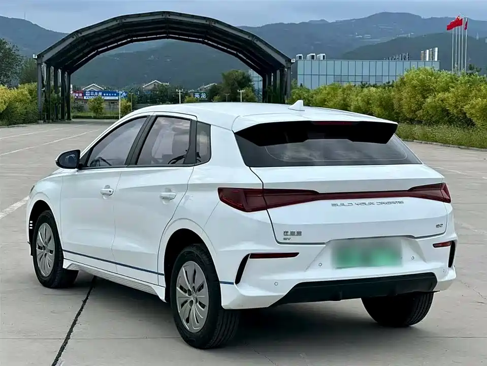 BYD e2