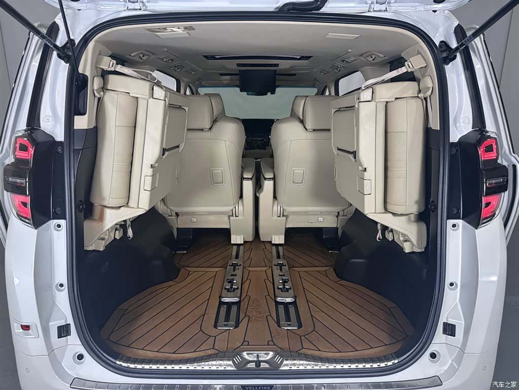 Toyota Vellfire, 2023 9
