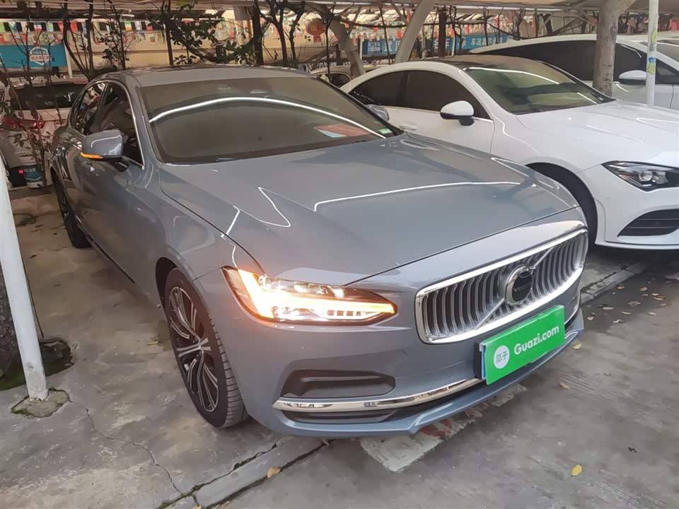 Volvo S90