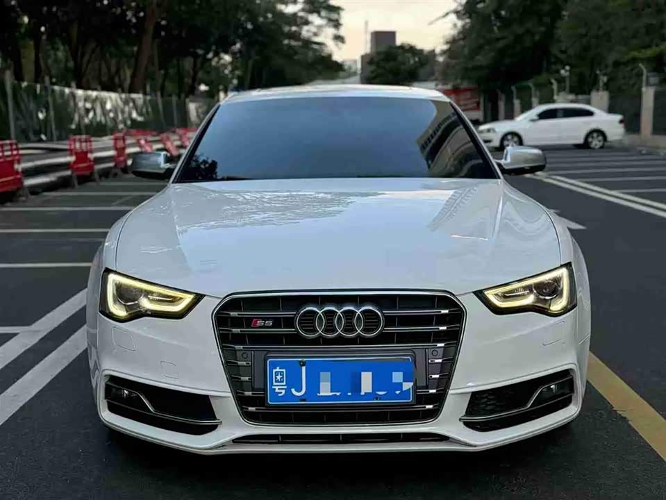 Audi S5