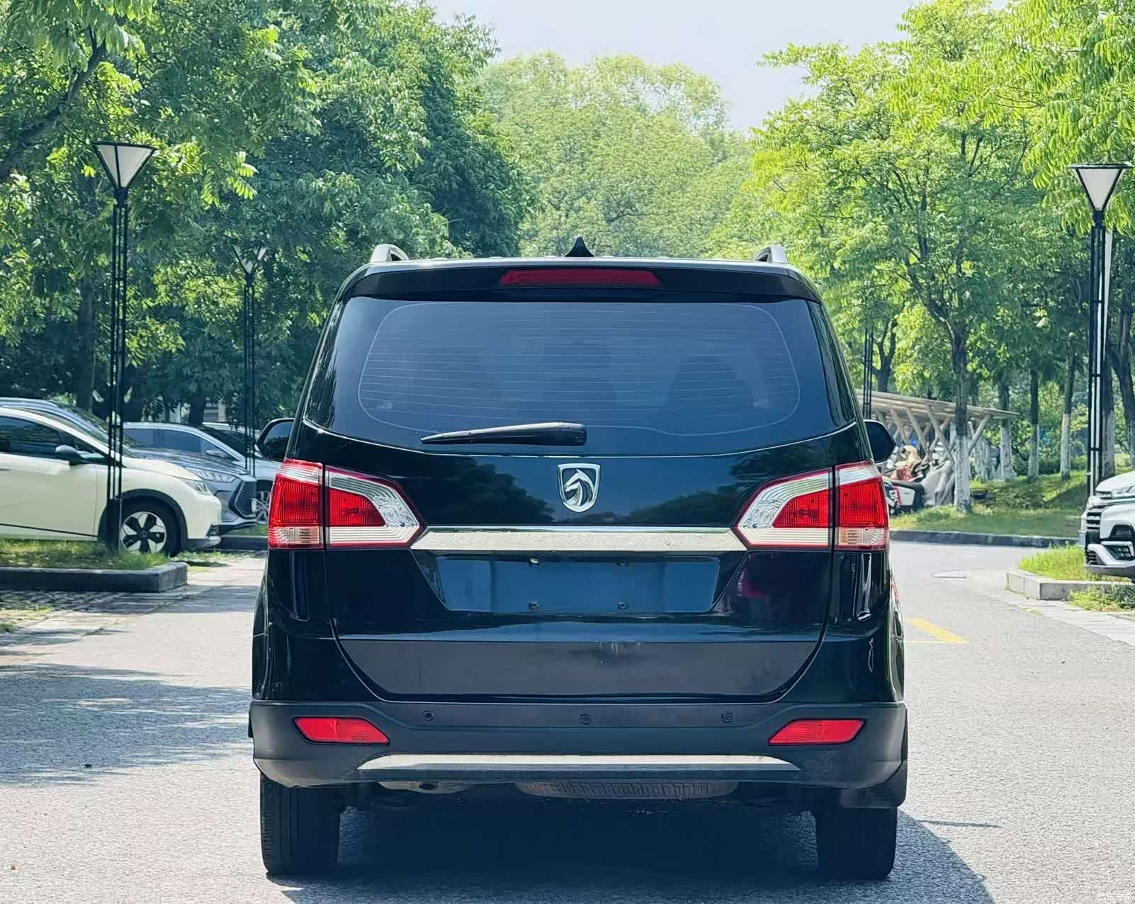 Wuling 730, 2015 6