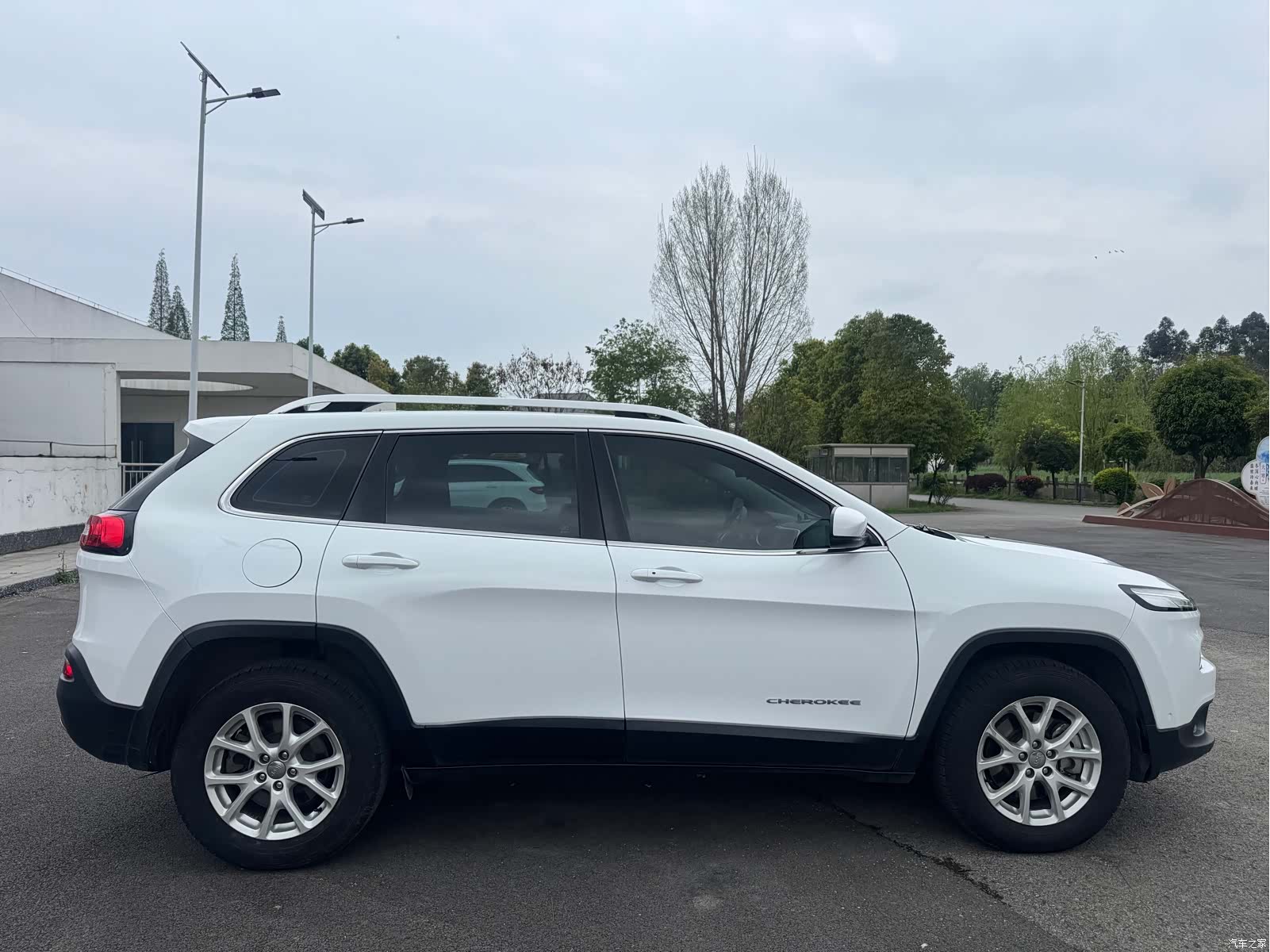 Jeep Cherokee, 2016 8