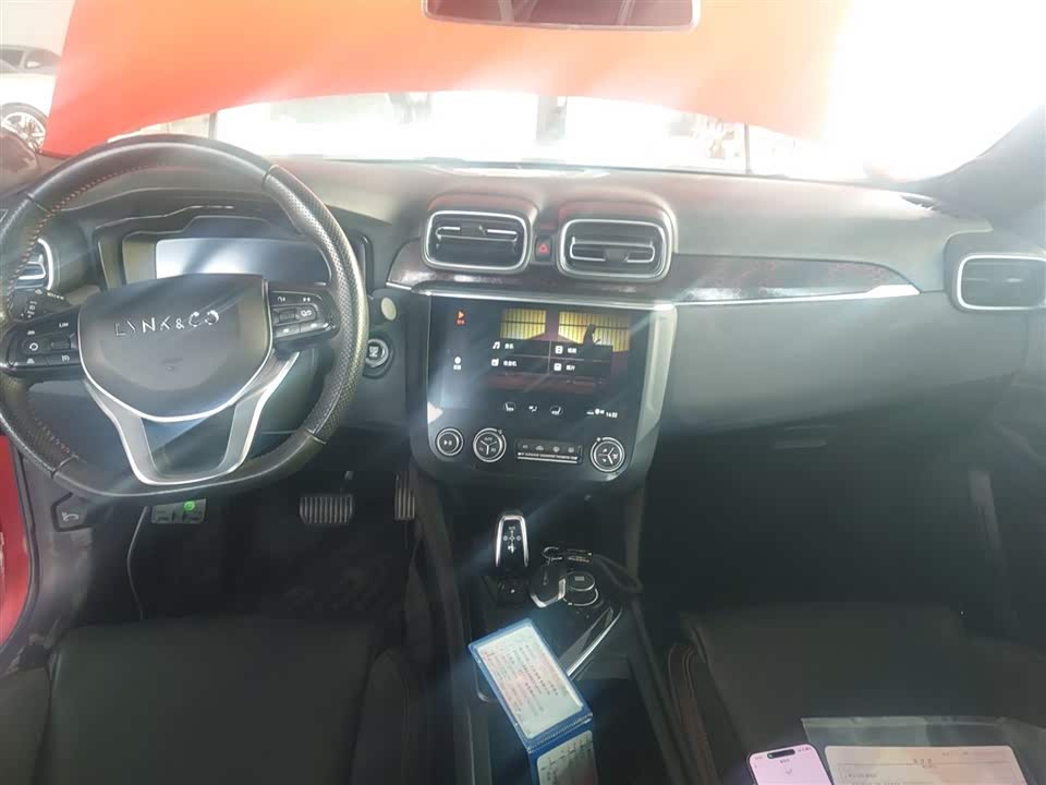 Lynk & Co 03