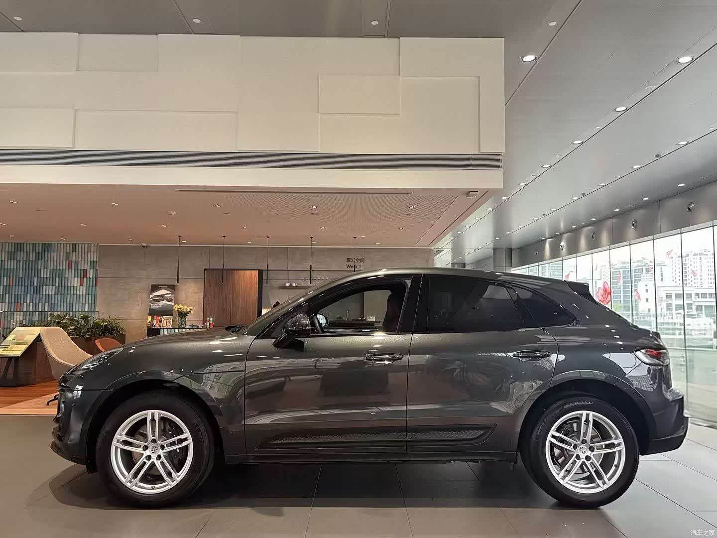 Porsche Macan, 2024 10
