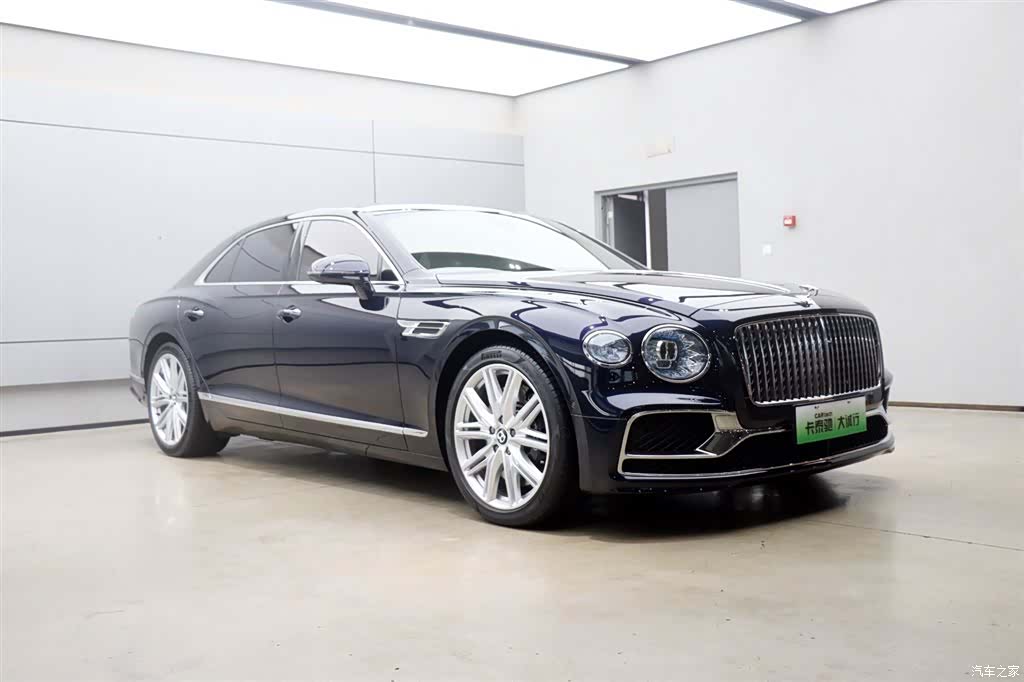 Bentley Flying Spur, 2023 23