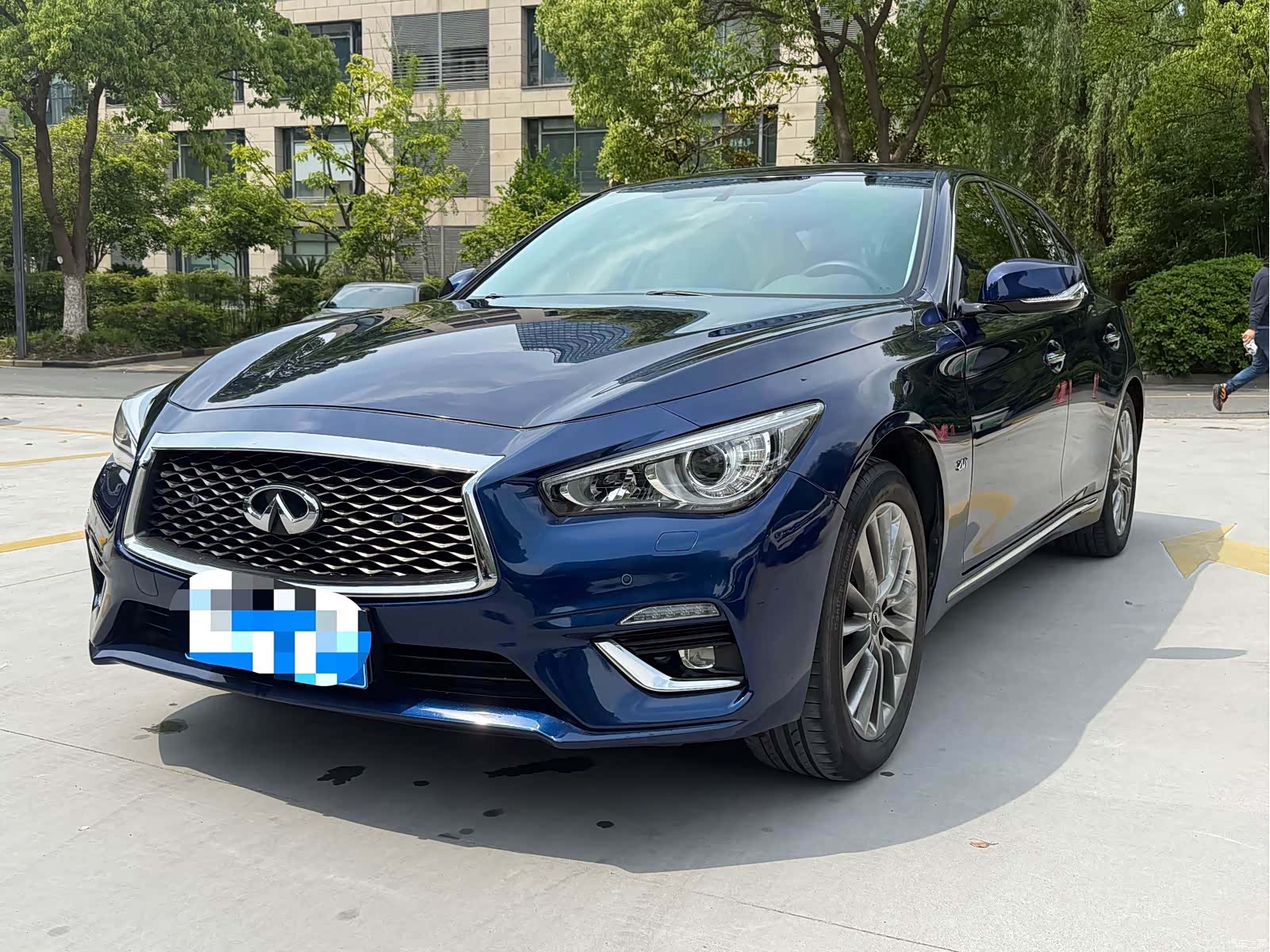 Infiniti Q50L