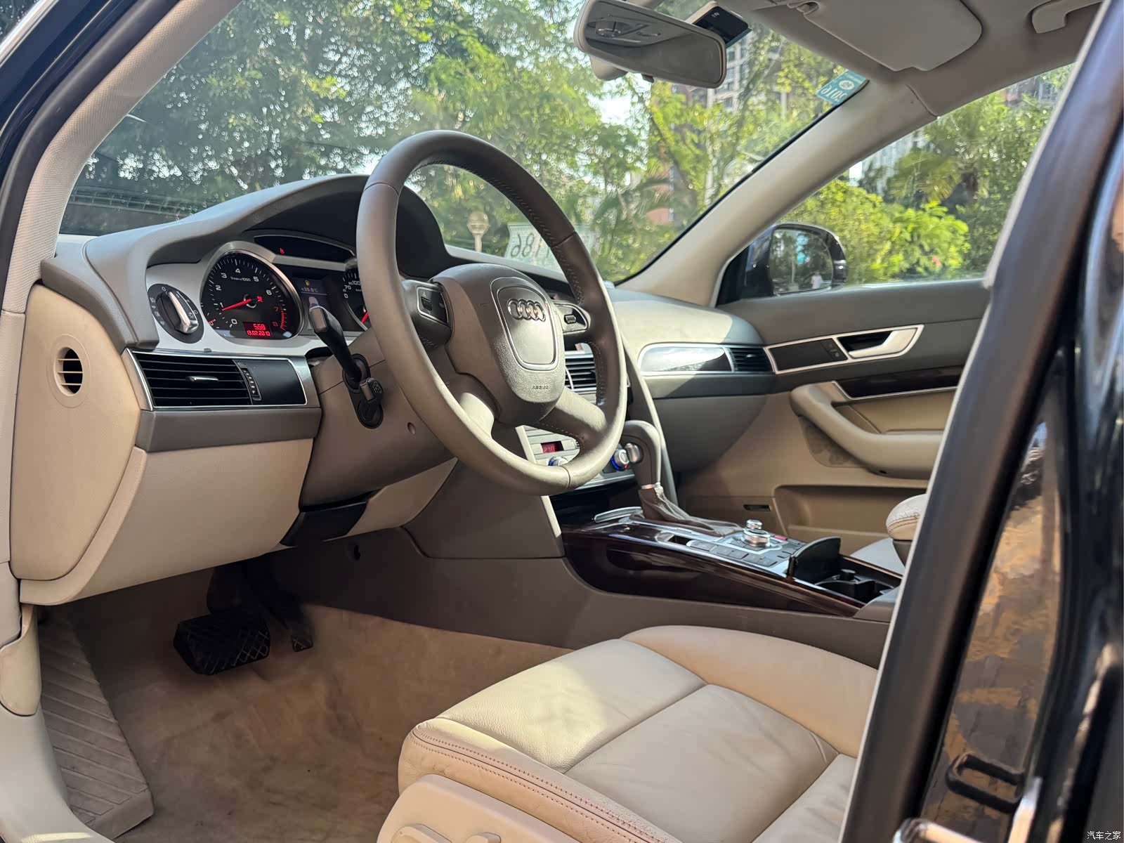 Audi A6L, 2010 4