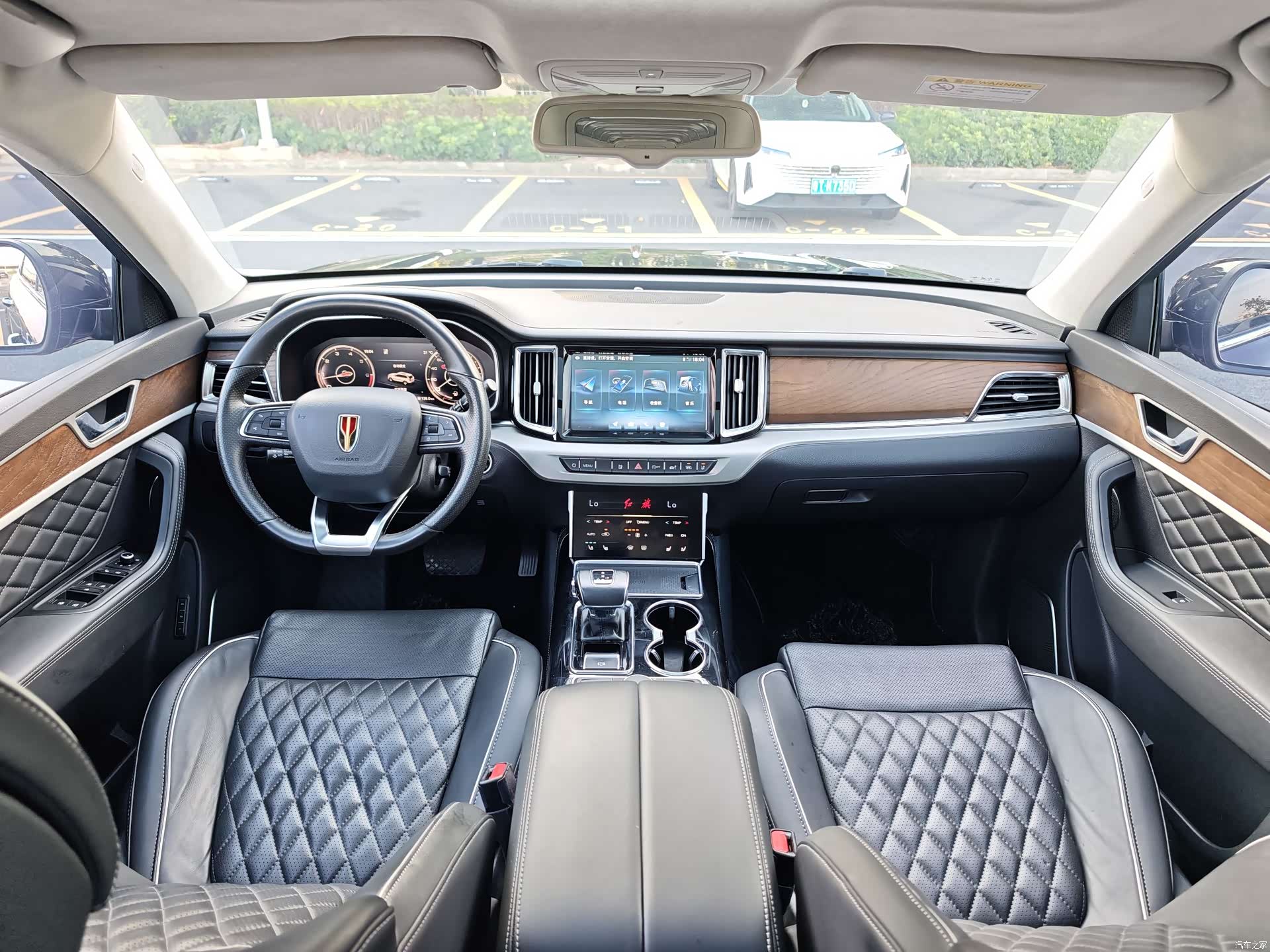 Hongqi HS7, 2021 7