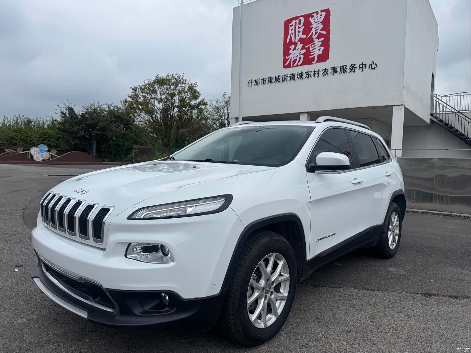 Jeep Cherokee, 2016 1